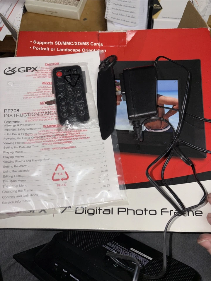 GPX PF708 - LCD Digital 7" Photo Frame Remote. In Box W/ Instructions. Tested - Image 2 of 4