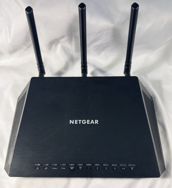 Netgear Nighthawk AC-1750 Smart WiFi Router Model R6700v3