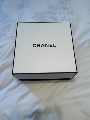 Chanel White Box 9x9 including Pouch and Envelope AUTHENTIC!
