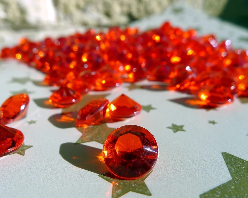 350pc Round 4 Carat 0.4inch 10mm Diamonds Confetti, Christmas Red Acrylic Gems - Image 2 of 4