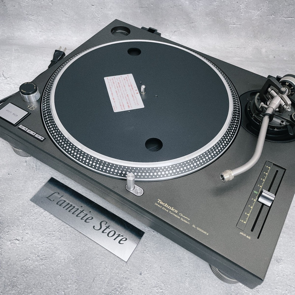 Technics SL-1200MK4-K Quartz Direct Drive Turntable Record Technics SL-1200MK4-K Quartz Direct Drive Turntable Record