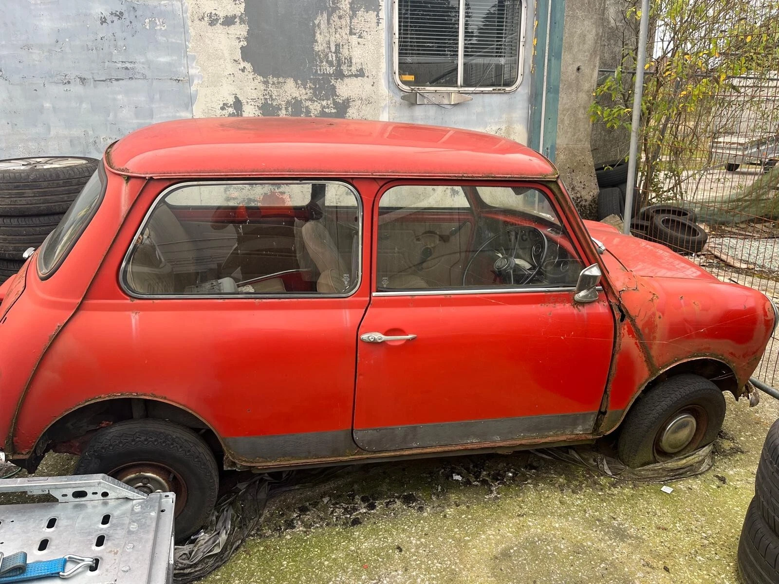 Classic Leyland Cars Mini 1000 (2 Door Saloon) - Project Car - 1976 P Reg Red - Picture 1 of 6