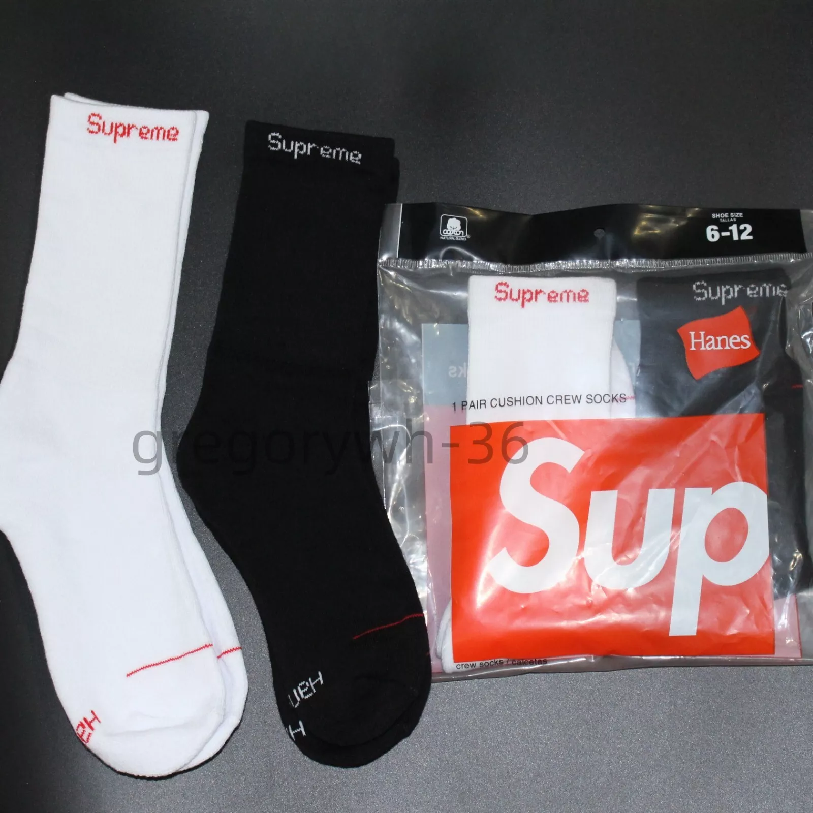 SUPREME / CHAUSSETTES HANES NOIR BLANC / DEUX PAIRES DANS L'EMBALLAGE / AUTHENTIQUES / NEUVES MARQUE