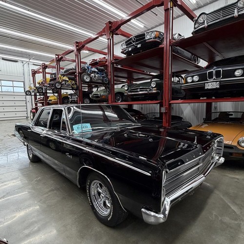 1967 PLYMOUTH FURY III Sedan