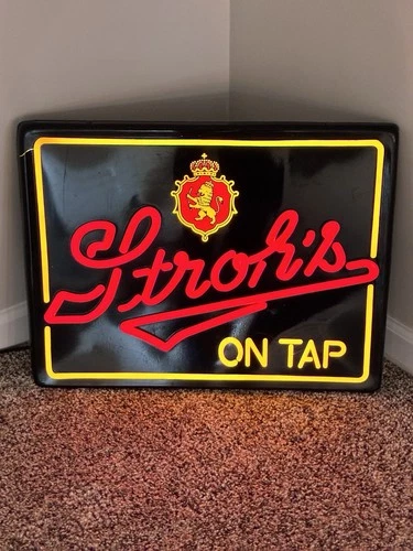 Vintage 1984 Stroh's Beer Lighted Bar Sign Plastic Faux Neon Working 21 X 16 X 6