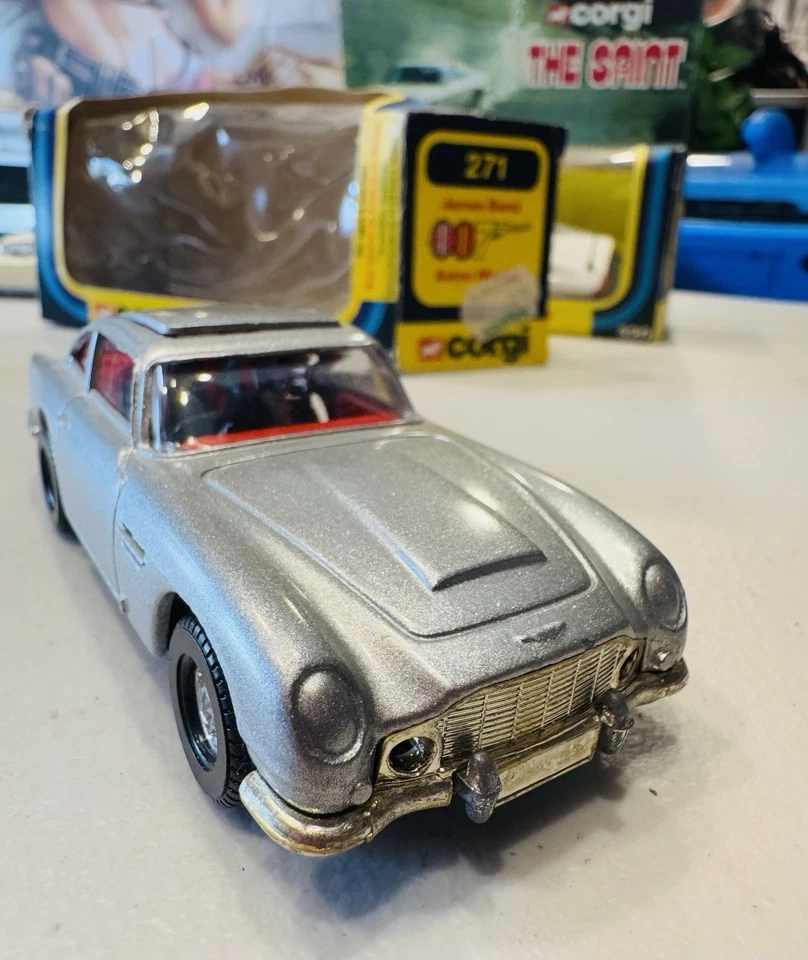 JAMES BOND 007 ASTON MARTIN D.B.5 CORGI TOYS BOXED - Image 2 of 4