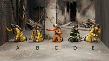 Firefighter Crawling Along Interior Wall Miniature Figures 1:87  1:64 Scale