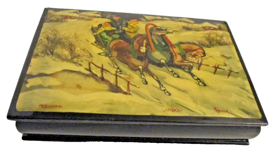 Caja de laca negra rusa vintage con escena de trineo Troika (SKU# 2870) Foto 4 de 4
