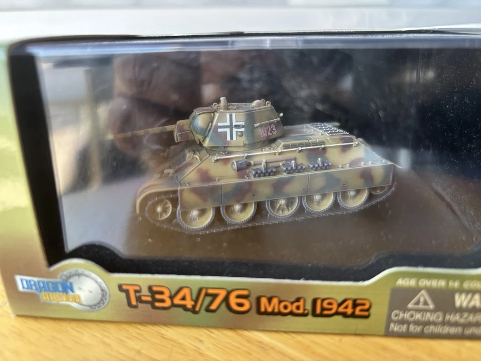 1/72 Diecast Dragon Armor T-34/76 Mod.1942 With German Mark ( Captured). - Image 2 of 2