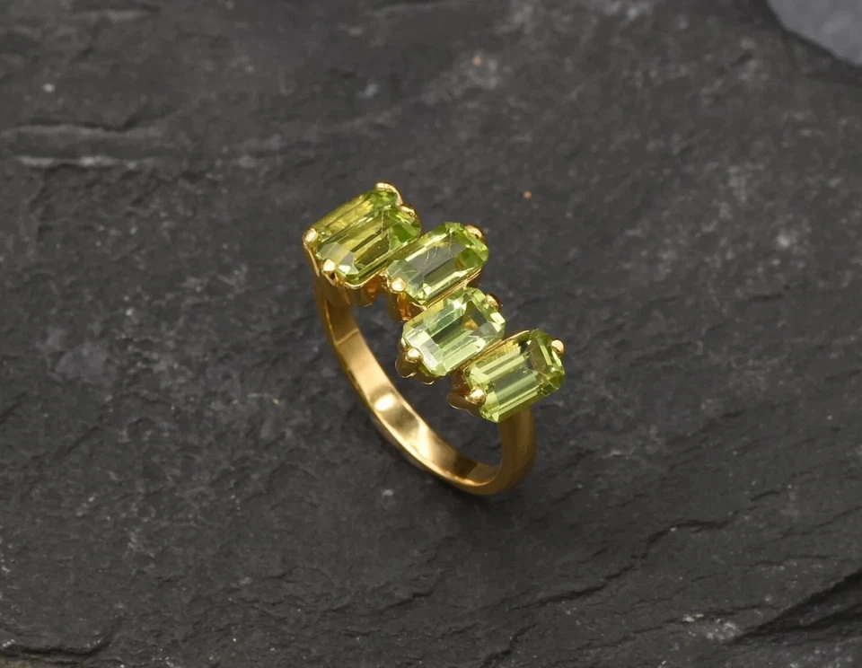 3.50 Ct Emerald Cut Natural Peridot & Diamond Wedding 14K Ring Yellow Gold Sz 6 - Image 3 of 4