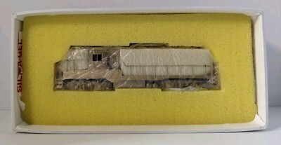HALLMARK MODELS N-Scale EMD GP-9 Standard Version W/Removable Dynamic Brakes
