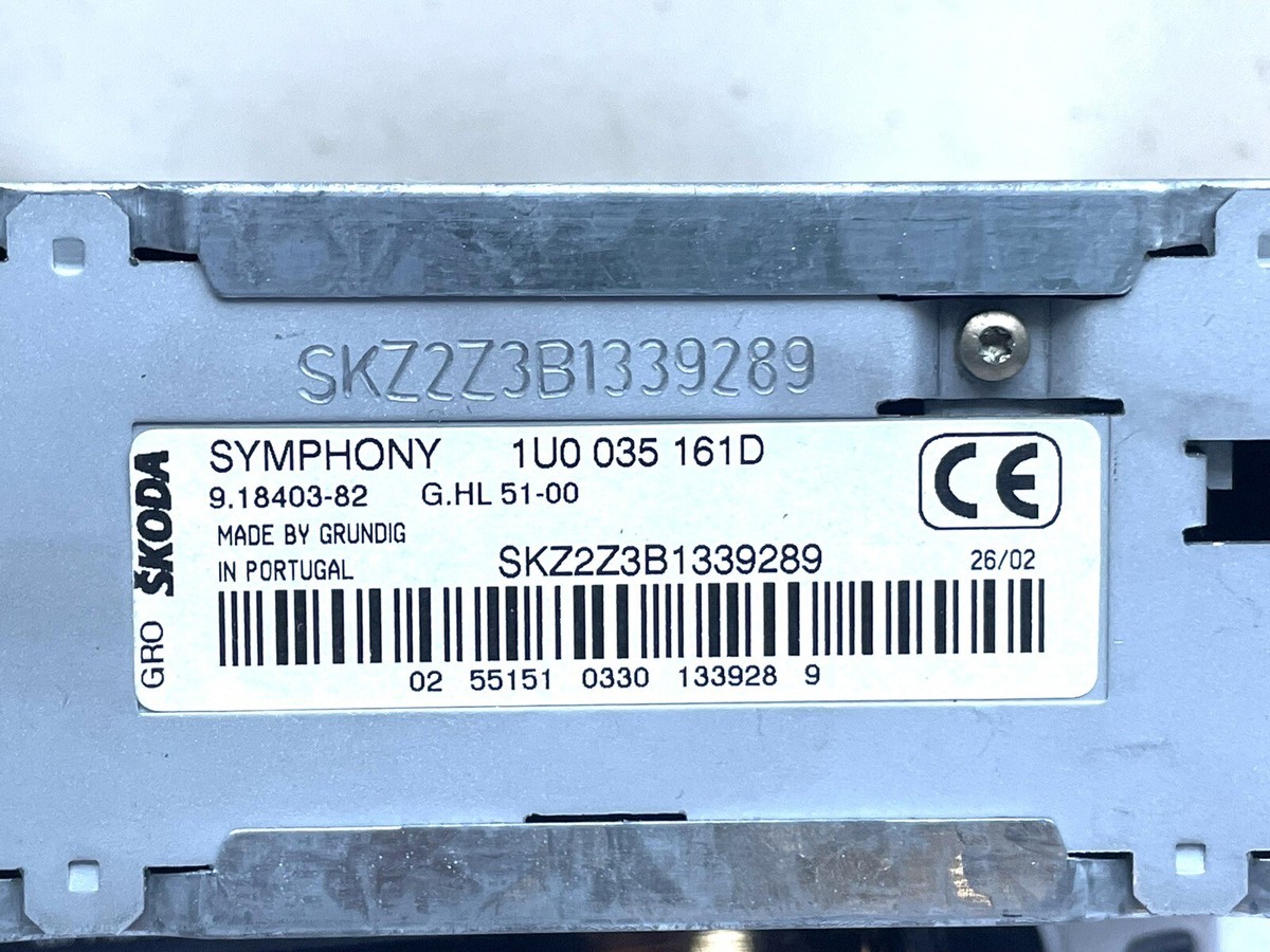 SKODA OCTAVIA SYMPHONE GRUNDIG RADIO CASSETTE PLAYER 1U0 035 161D