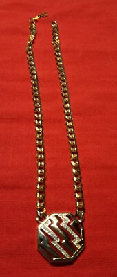 VINTAGE AVON GOLD TONE NECKLACE MARKED 1980   CUBIC ZIRCONIA   PRETTY