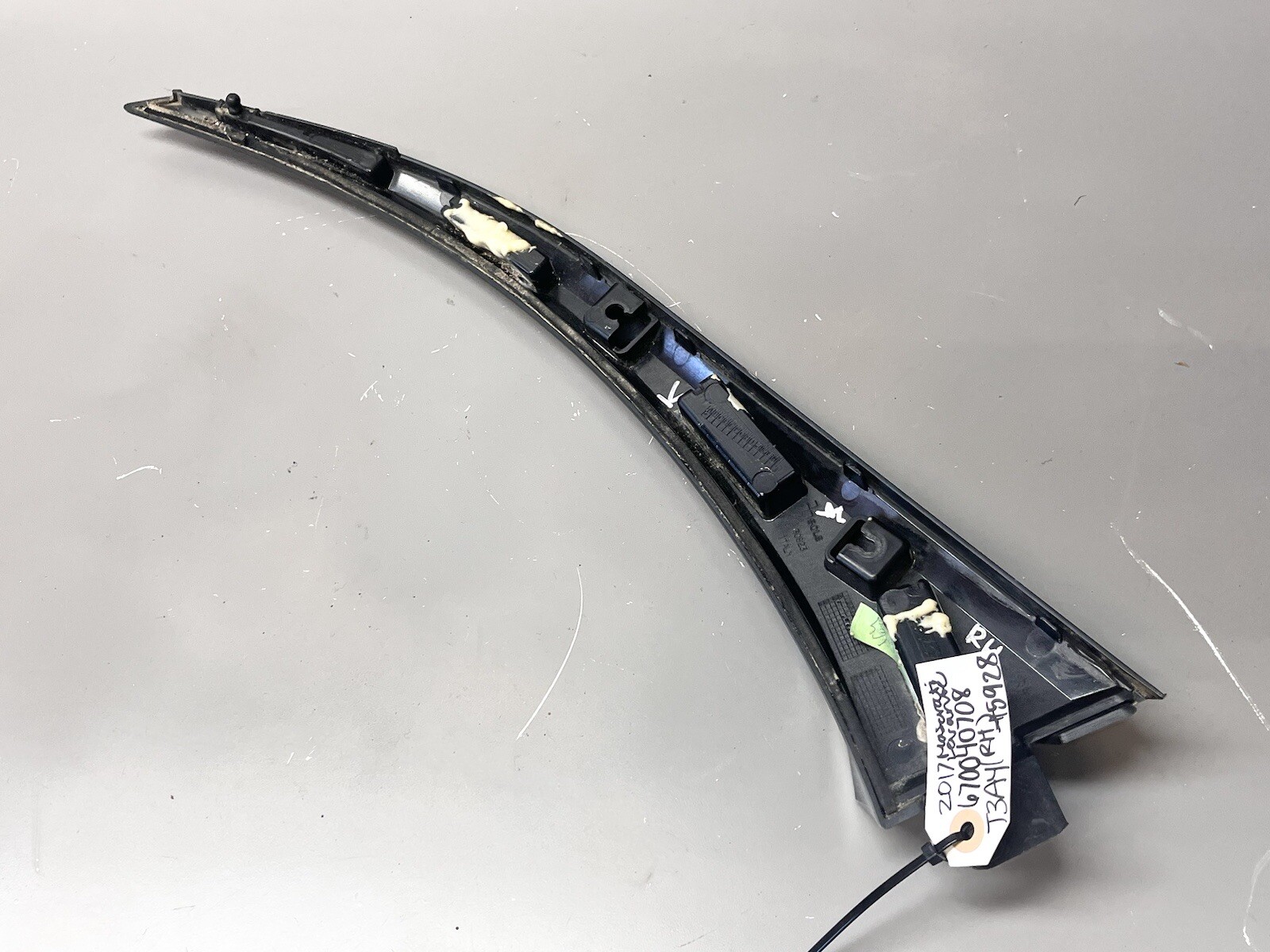 ⭐️2017 2018 2019 2020 MASERATI LEVANTE REAR RIGHT TRUNK TAILGATE MOLDING TRIM OE