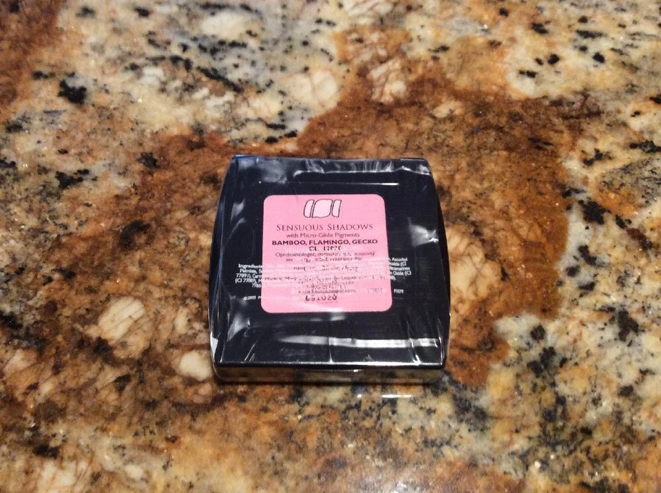 BeautiControl Bamboo, Flamingo, Gecko Sensuous Shadows Cool 12020 New w/plastic - Image 2 of 2