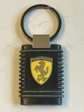 VERY SOLID 1970s-80s VINTAGE FERRARI”S/F DOUBLE SIDED KEYCHAIN/RING/FOB LQQK👀