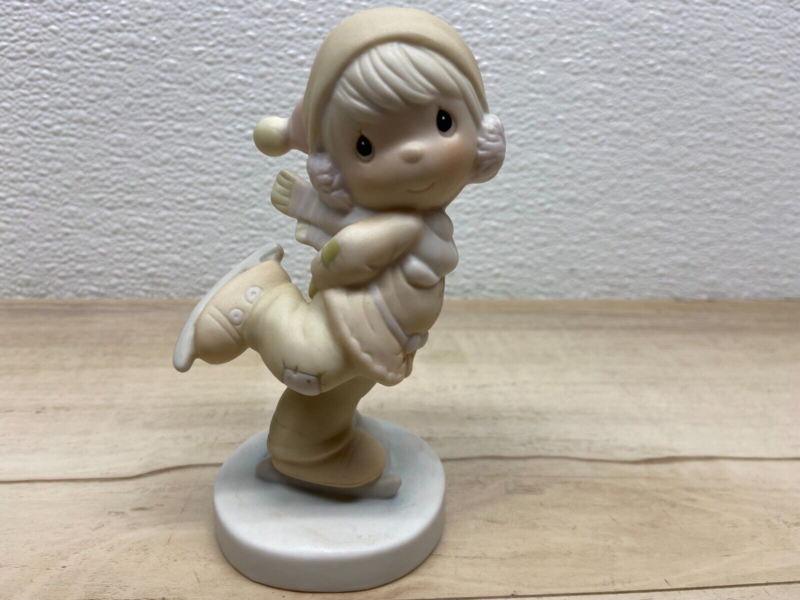 Vtg 1982 Enesco Precious Moments Dropping In For Christmas Porcelain Figurine