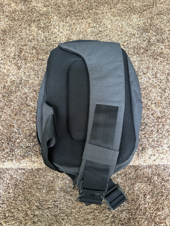 Incase Sling Pack - Se adapta a iPad Mini Foto 2 de 3