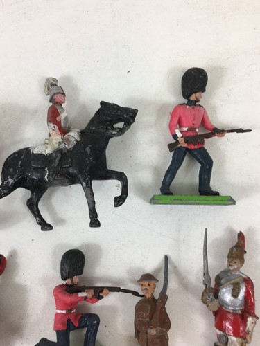 Collection Bundle of Vintage Diecast Toy Soldiers - Picture 5 of 8