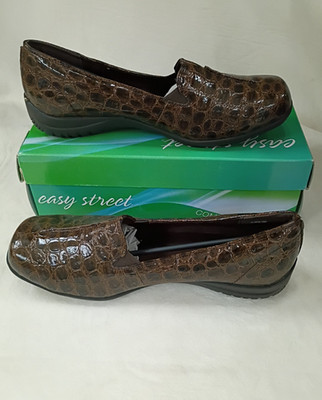 Easy Street Purpose Womens Square Slip-On Shoe Brown Pat. Crocodile Sz 12 W NIB