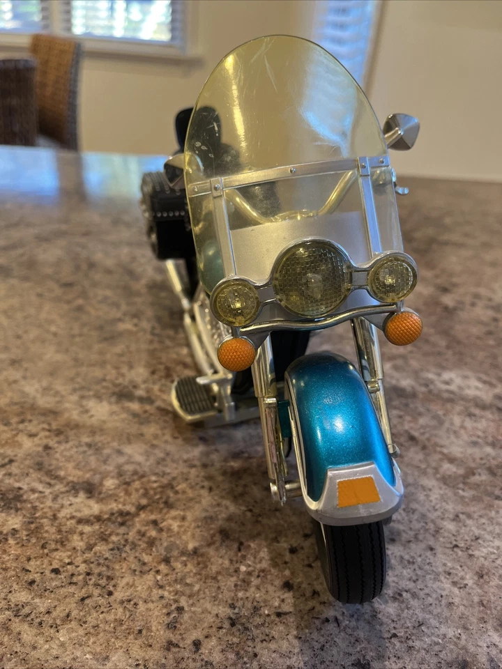 Vintage 1994 Electronic Harley Davidson " BUDDY " Replica Motorbike. - Image 2 of 4