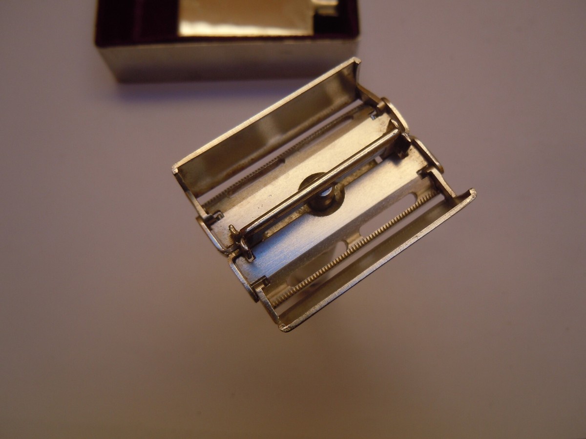 Vintage Gillette Aristocrat #15 safety razor rhodium plated