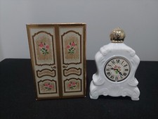 Avon leisure hours regence foaming bath oil 3/4 Full W/ Original Box Decorative