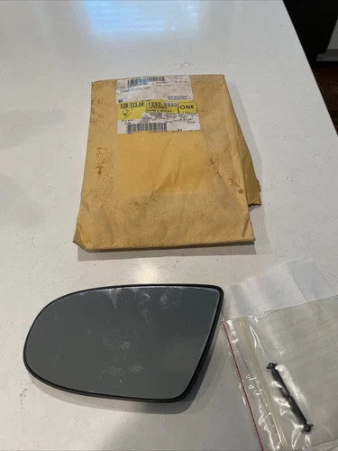 New GM 12522232 1995-1999 Monte Carlo Lumina LH Outside Mirror Glass Kit