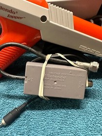 Nintendo NES System Mario Games 2 Controllers Zapper Cords Tested