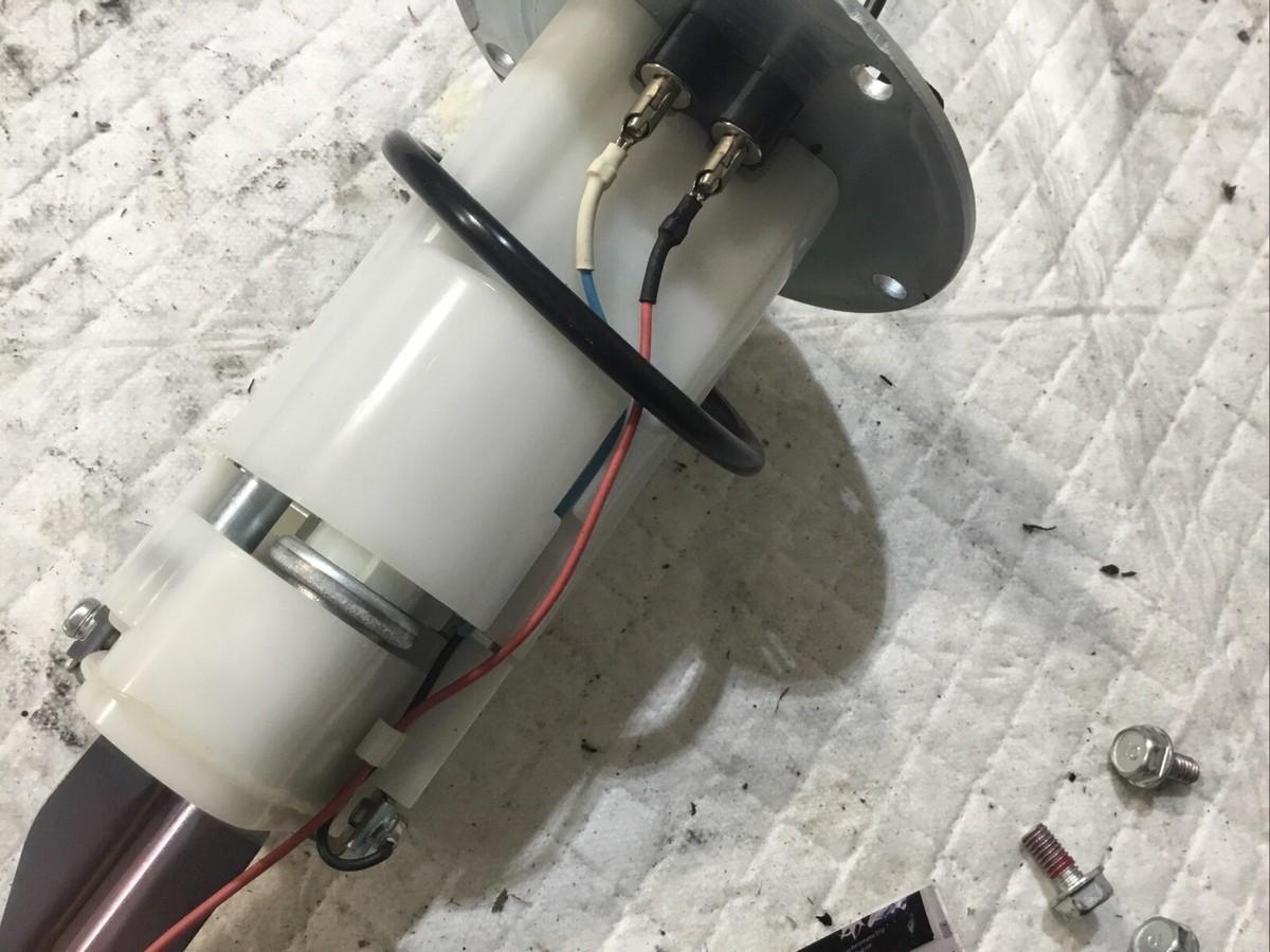 19-24 KAWASAKI ZX6R 636 FUEL PUMP ASSEMBLY 49040-0779 1200 MILES