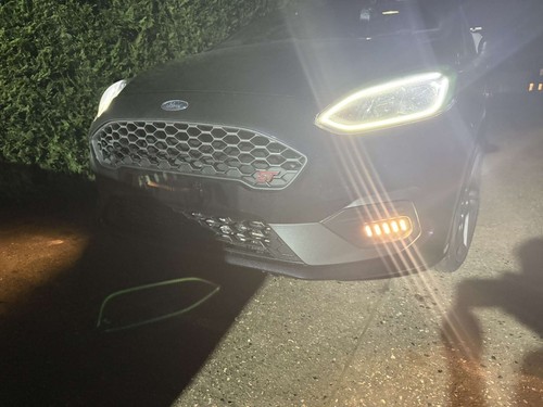 Custom Fog Light Louvre Insert Surround For Ford Fiesta MK8 ANY COLOUR - Picture 3 of 5