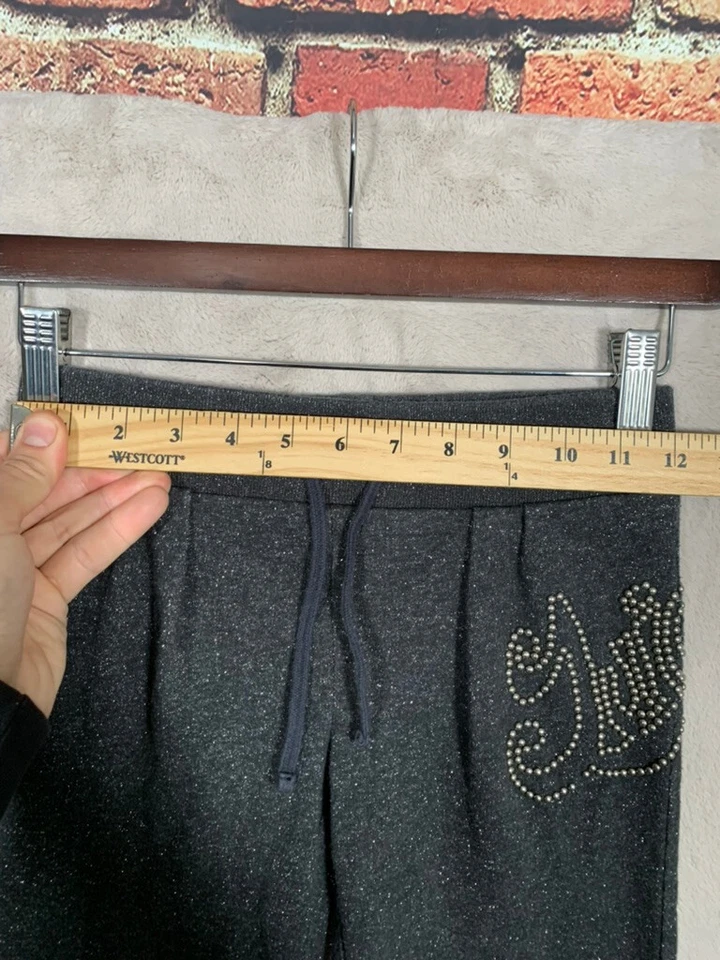 Pantalones deportivos Juicy Couture para niñas talla 8 grises con tachuelas Foto 4 de 4