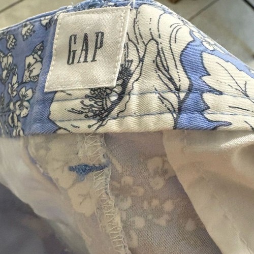 Pantaloncini Gap blu floreali city fit taglia 4 - Foto 6 di 8