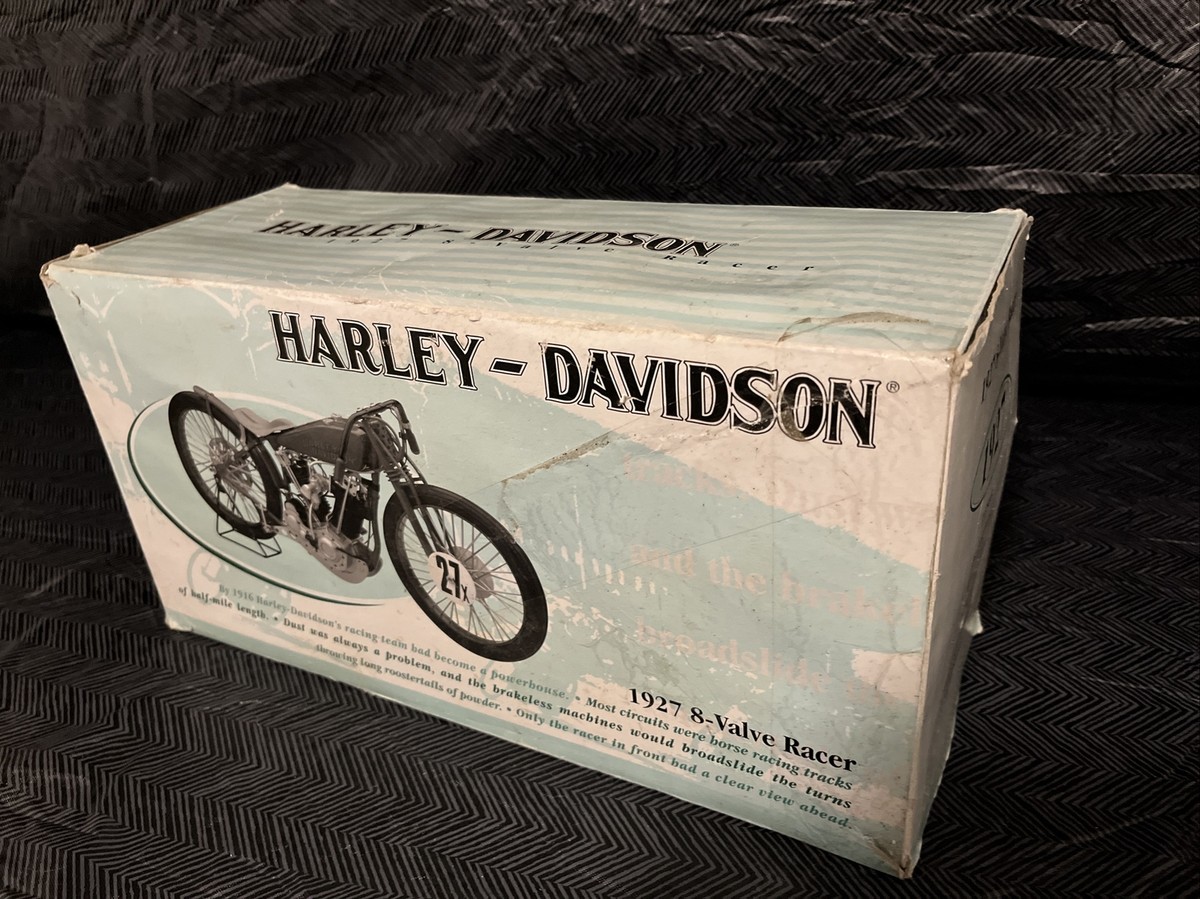 1927 ハーレーダビッドソン 8バルブレーサー ダイキャスト 1/6 スケール 1927 Harley Davidson 8 valve racing motorcycle in large 1:6