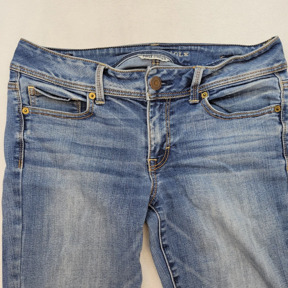 American Eagle Jeans Womens 10 Blue Kick Boot Low Rise Light Wash Stretch Denim - Image 2 of 4