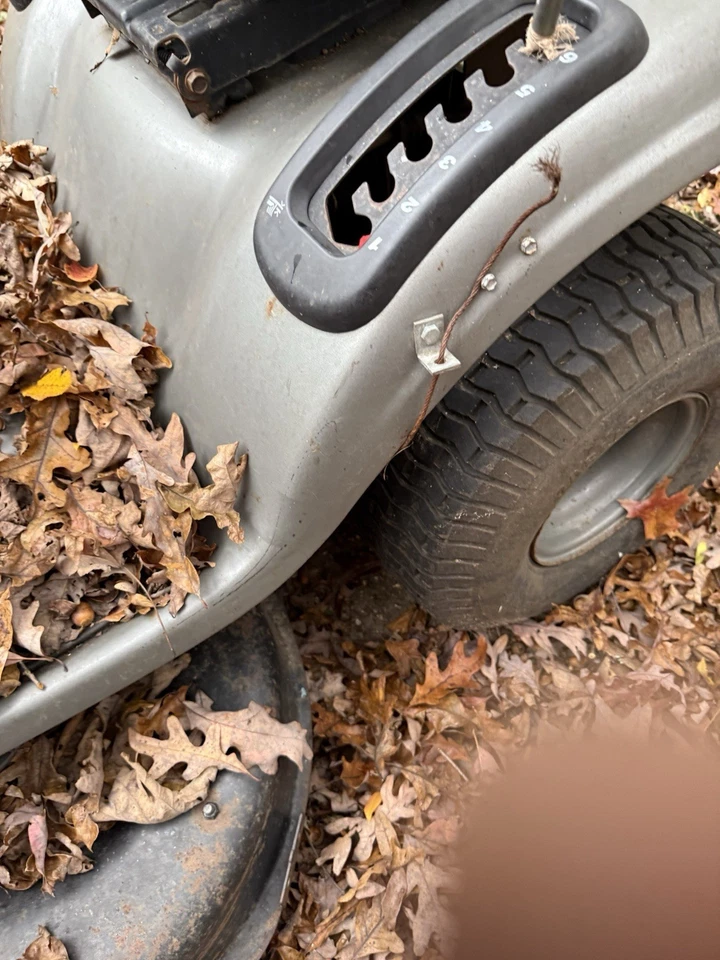 Craftsman Riding Lawn Mower - Image 2 of 4