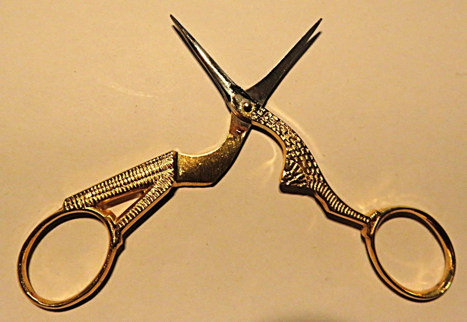 Set "Stickschere/Storchschere, HKW gepunzt + Fingerhut, beide Stahl vergoldet" - Bild 3 von 4