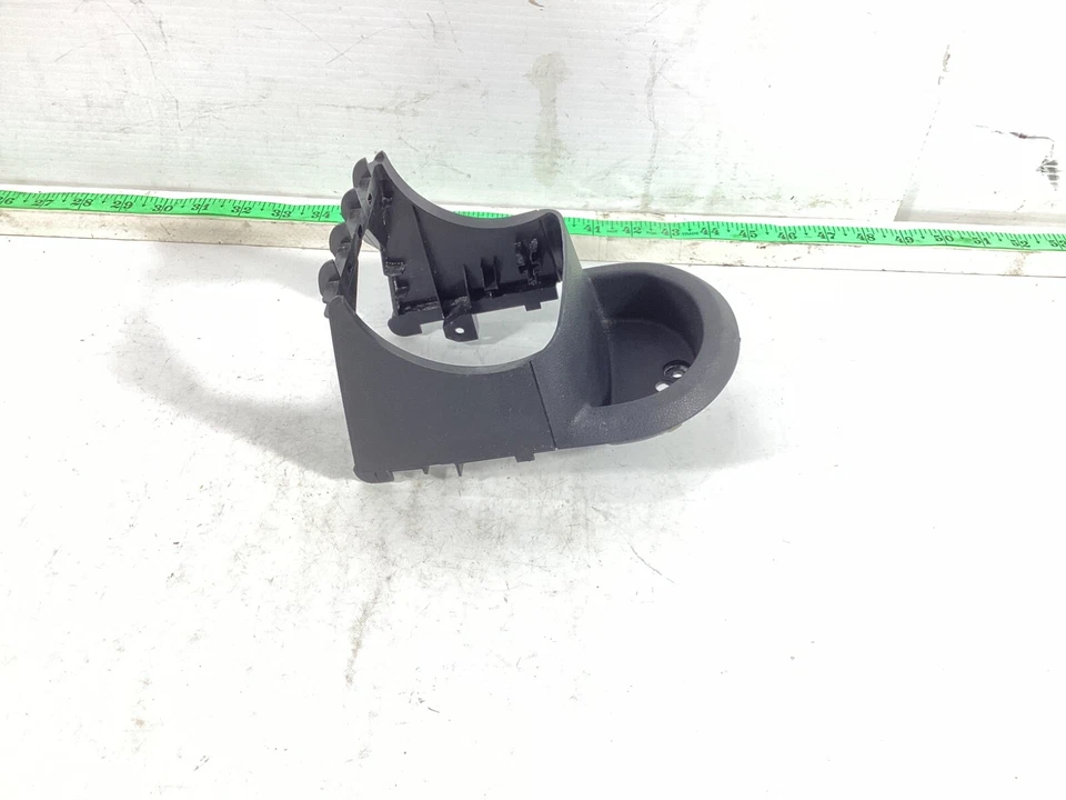 Volkswagen Beetle 2013-2019 consola central reposabrazos moldura 5C5864207J OEM. Foto 3 de 4