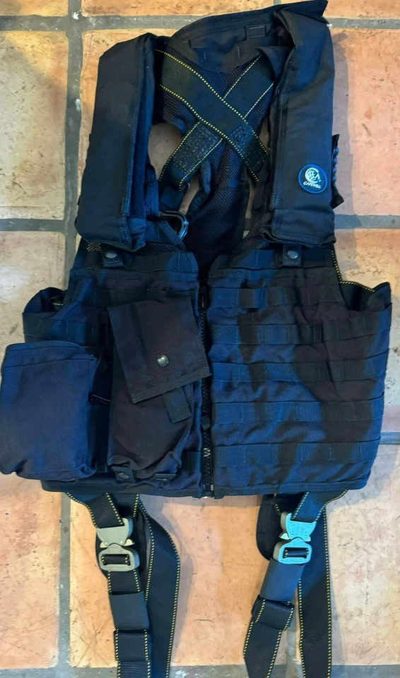 Tac Air G2 Aviation Survival Vest w/ Capewell Utility Pouch's & Double Bladder - Image 4 of 4