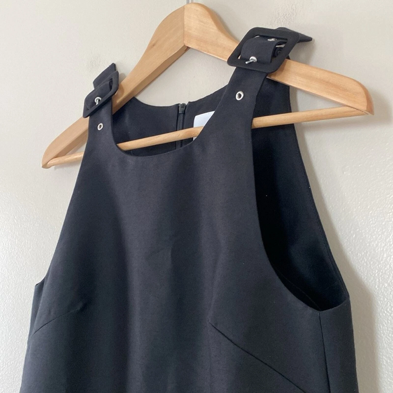 VALENTINO Abito Valeska Valentina Jasso Collado con fibbia in tessuto Caspio misto lana seta