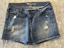 Old Navy Womens Denim Blue Jean Shorts Sz 6 Distressed 160/70A The/Le Boyfriend