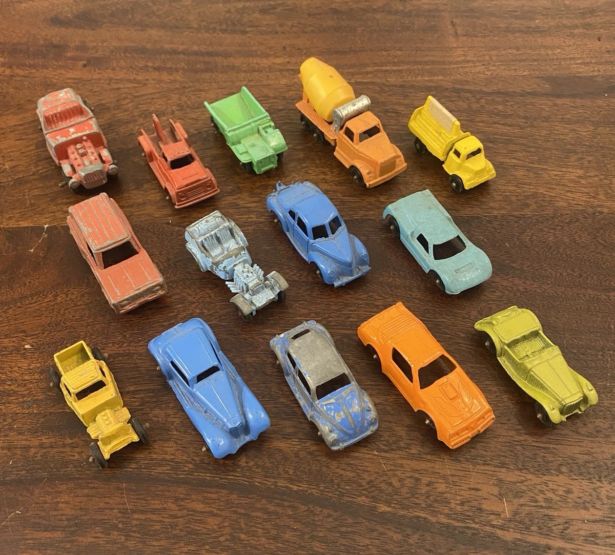 25+ TootsieToy 1960 Vehicle Year Vintage Manufacture Diecast Cars