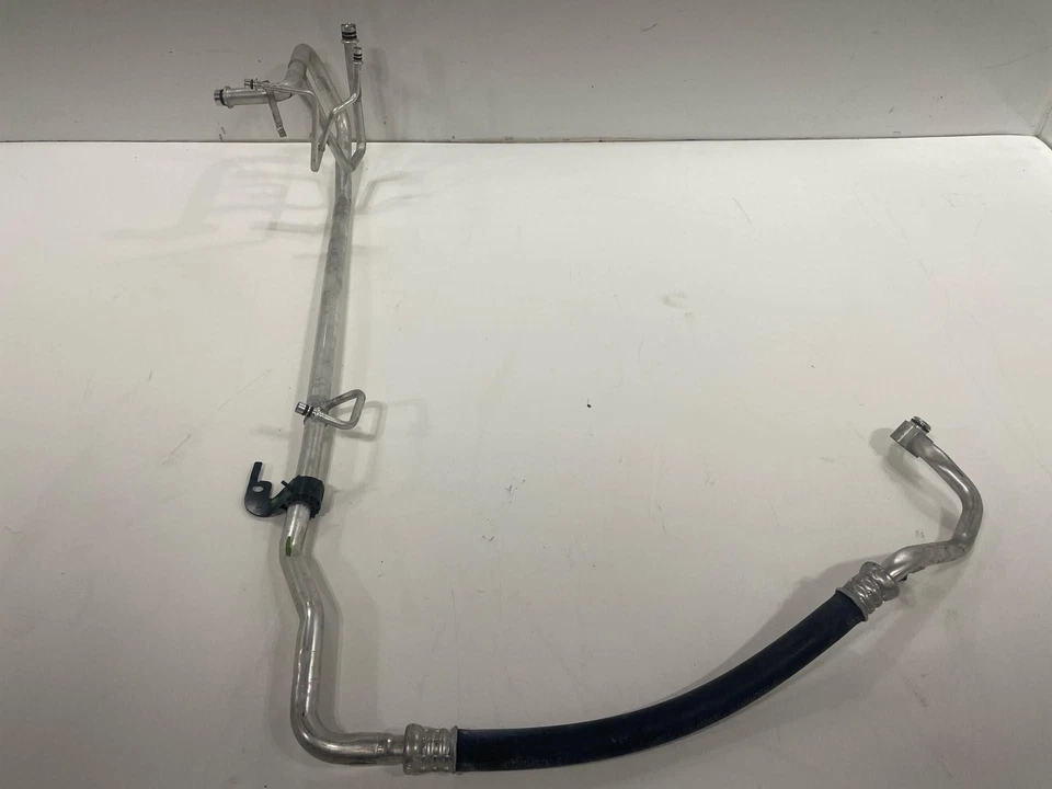 Manguera de línea de succión para aire acondicionado Subaru 2019-2024 2,4 L OEM Foto 2 de 4