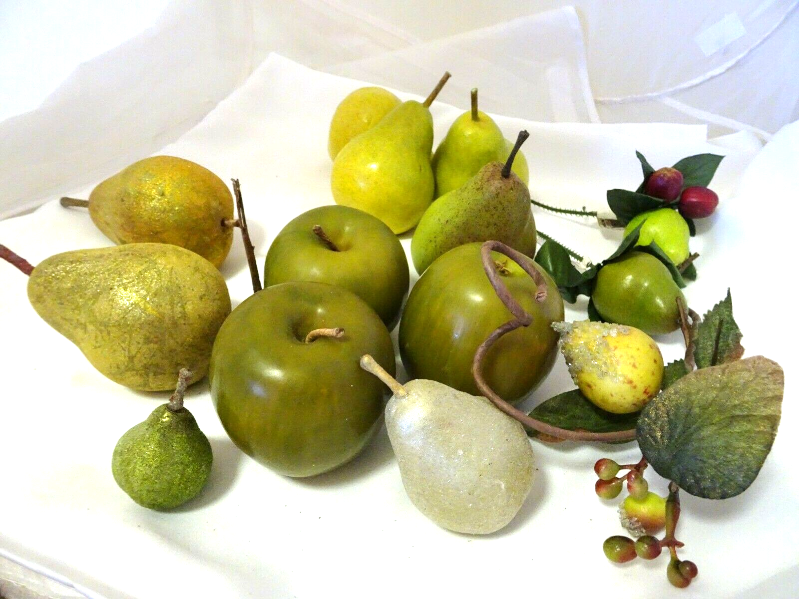 Artificial Lifelike Pears/Apples Plastic Faux Fruit Home Party Kitchen Decor