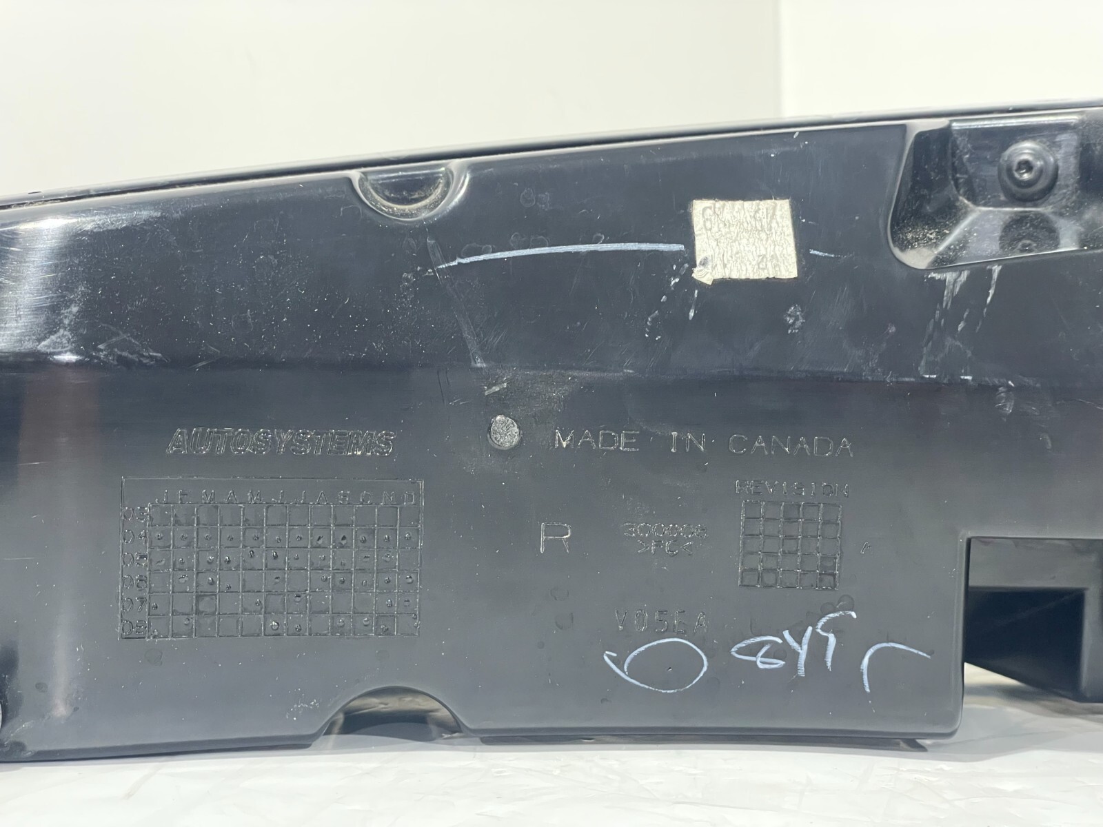 2005-2016 ASTON MARTIN DB9 RIGHT PASSENGER SIDE TAIL LIGHT GRAY 8D3313404-AJ OEM