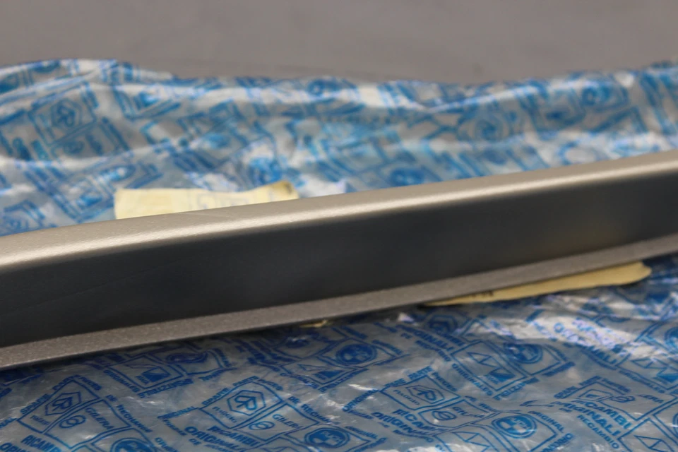 PROTETOR DEFLETOR PROTETOR GUIDÃO MÃO DIREITA PIAGGIO FABRICANTE DE EQUIPAMENTO ORIGINAL CM0073010043 #8 - Imagem 3 de 4