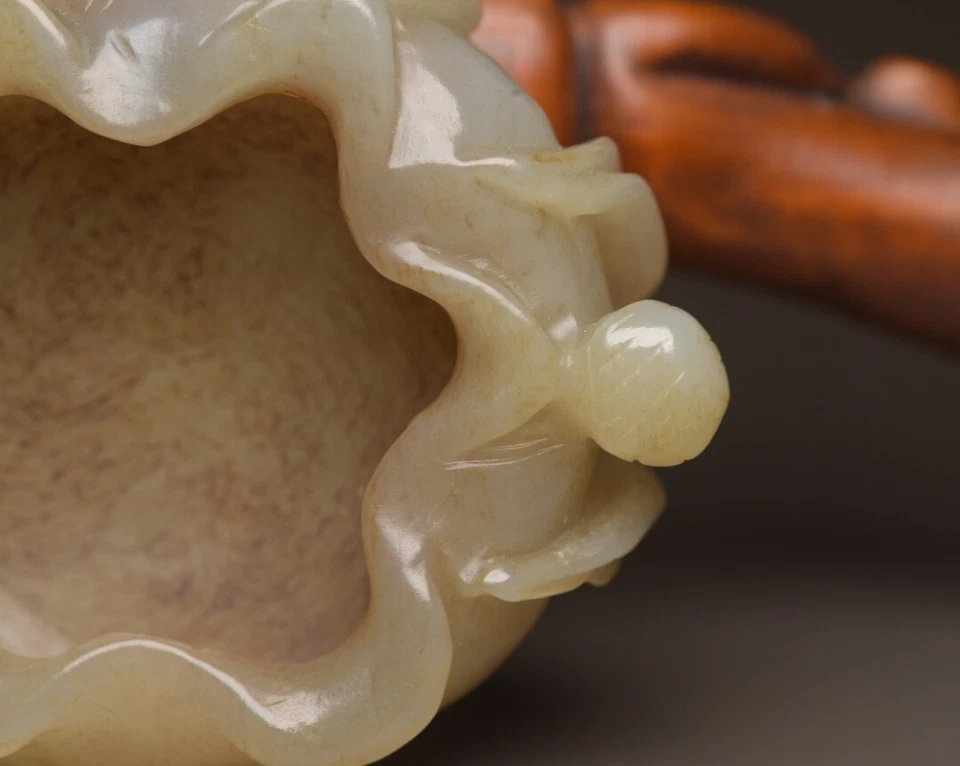 China Natural Hetian Jade Colgante Antiguo Jade Loto Cepillo Lavadora Jade Amuleto GY1 Foto 4 de 4