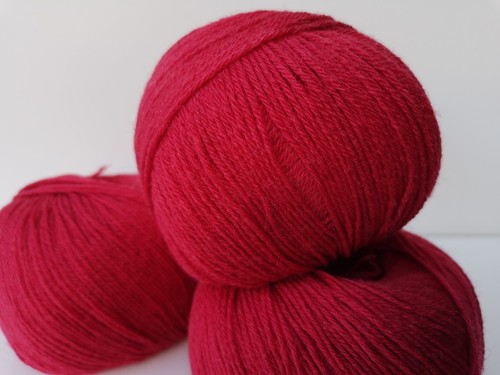 3ply Superwash Knitting Wool Balls - 500g Red. Great for socks & hats (CL-19) - Picture 2 of 4