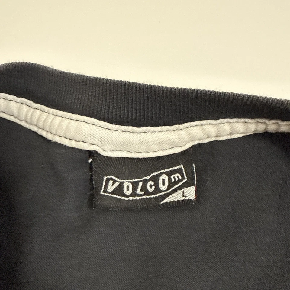 Vintage Volcom T-Shirt Adult Size Large Black Short Sleeve Y2K Skate - Image 4 of 4