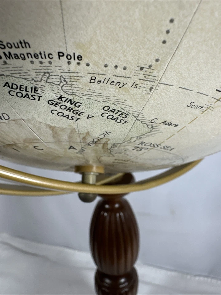 DE COLECCIÓN REPOGLE 16 EN RELIEVE SERIE CLÁSICA GLOBO TERRÁQUEO MUNDIAL EN PEDESTAL DE MADERA DE 3 PATAS Foto 4 de 4